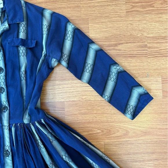 Vintage 1950’s Jonathan Logan Navy and Grey Striped Button Front Dress size XS - Picture 4 of 11